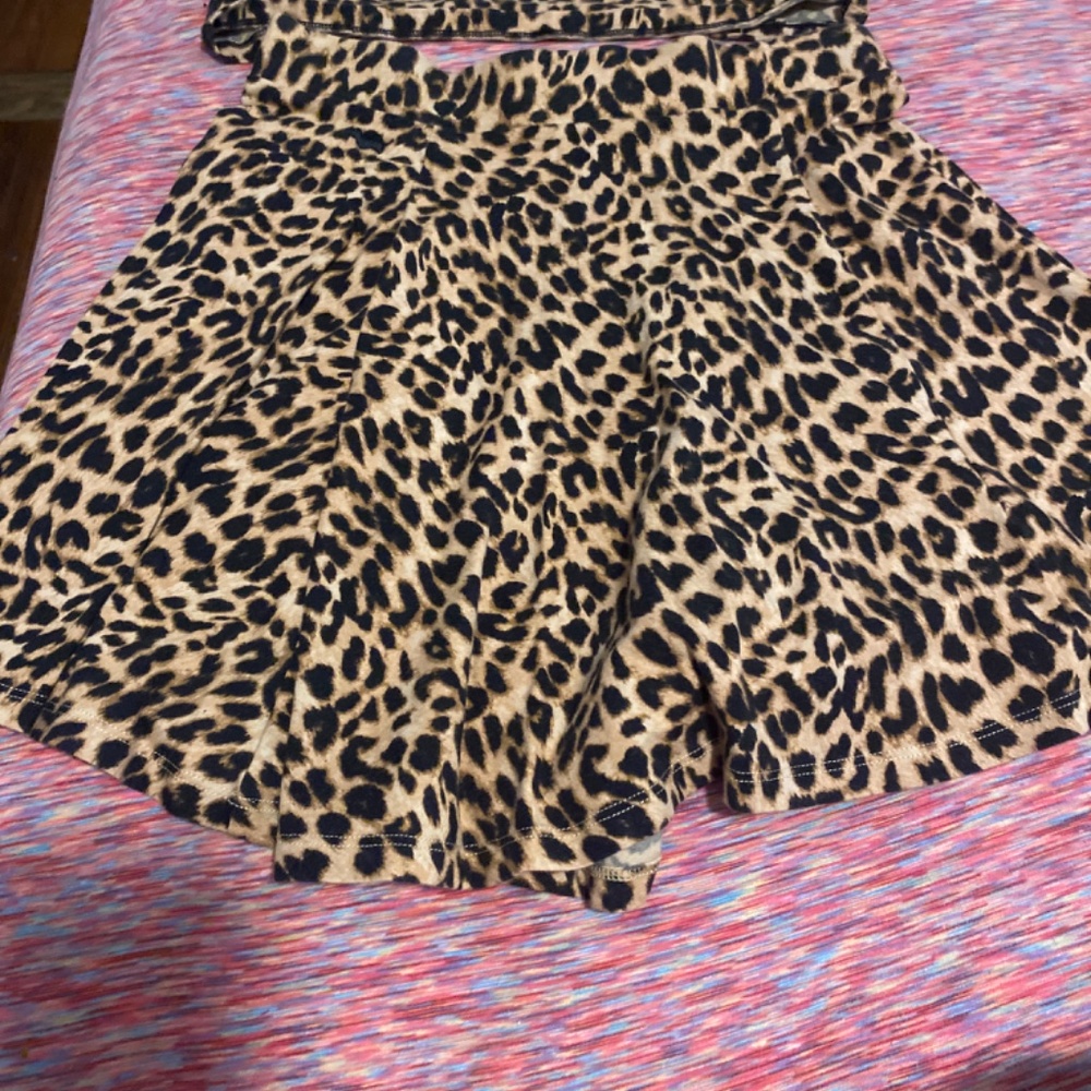 “Pink”Leopard two piece - Picture 2 of 3